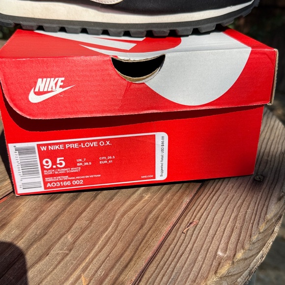 Nike Pre Love XO Black and White Running Shoes size 9.5 - Picture 4 of 4